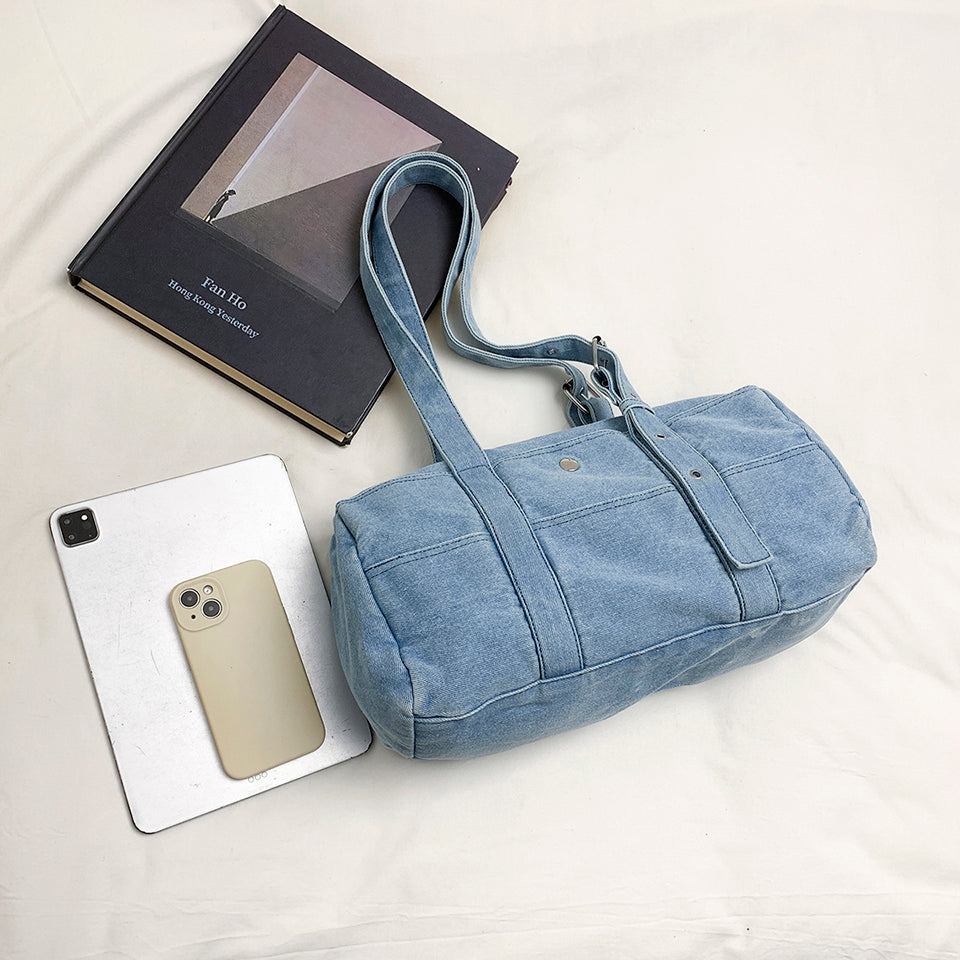 Shoulder bag is practical