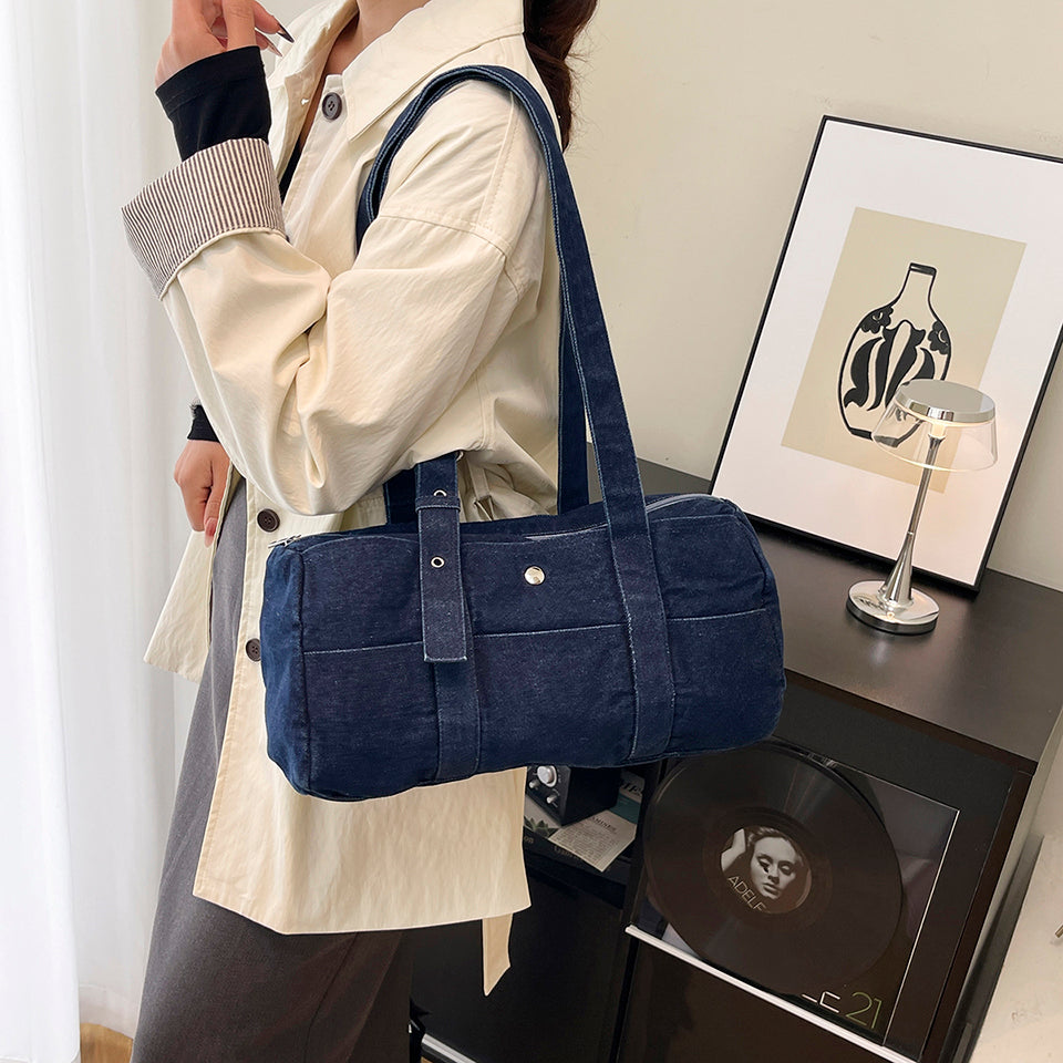 Shoulder bag is practical