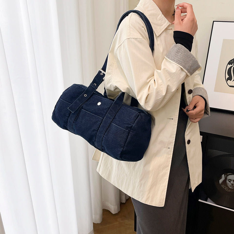 Shoulder bag is practical