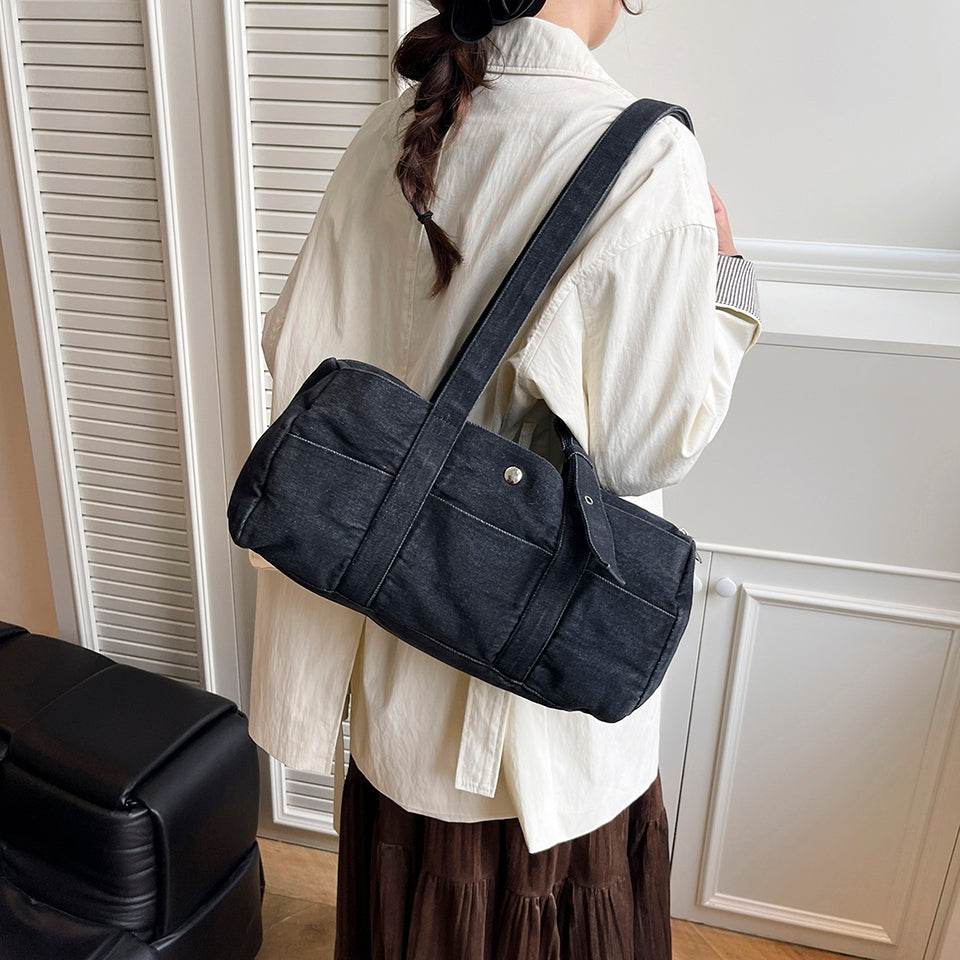 Shoulder bag is practical