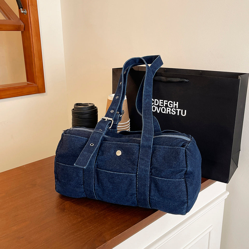 Shoulder bag is practical