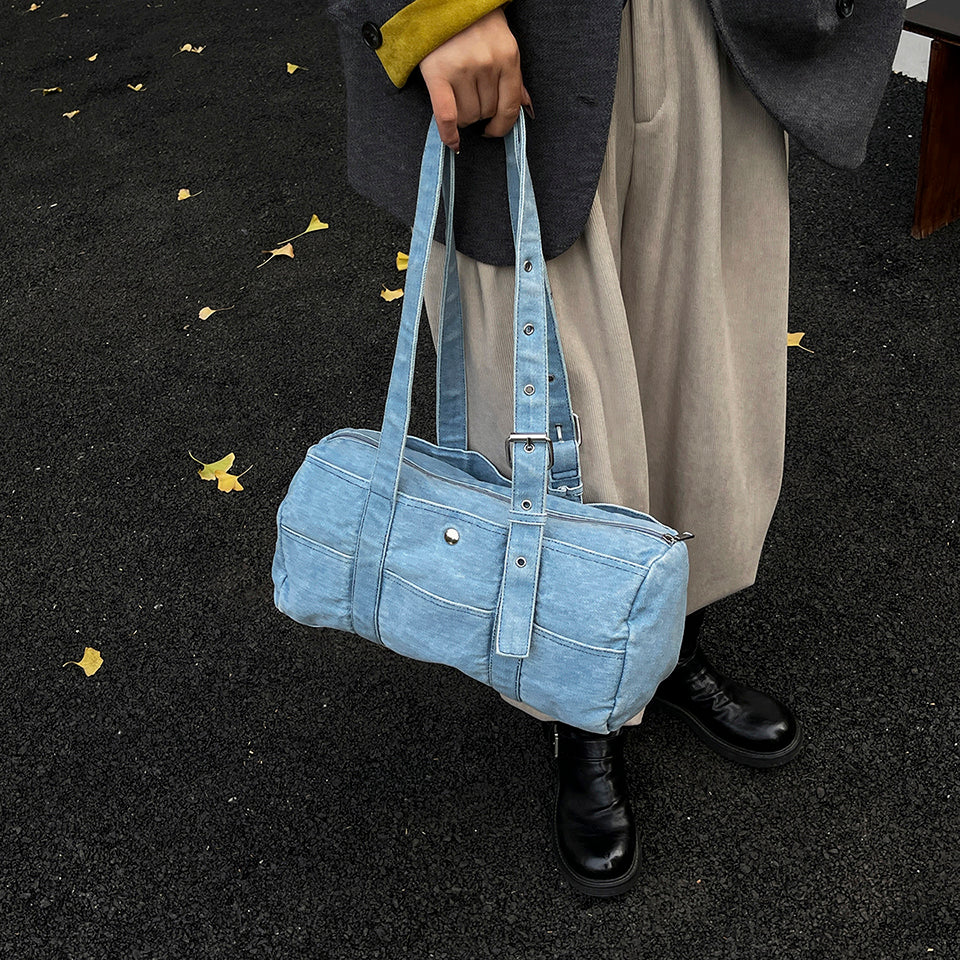 Shoulder bag is practical