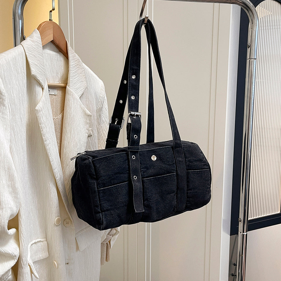 Shoulder bag is practical