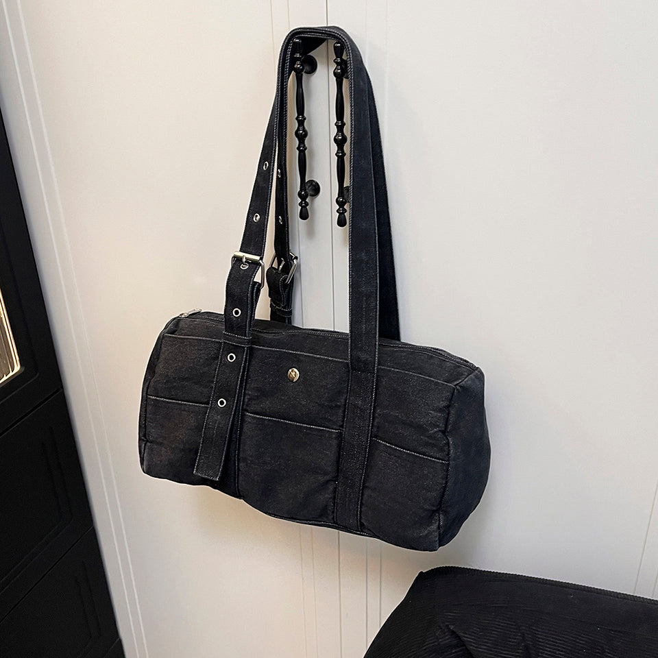 Shoulder bag is practical