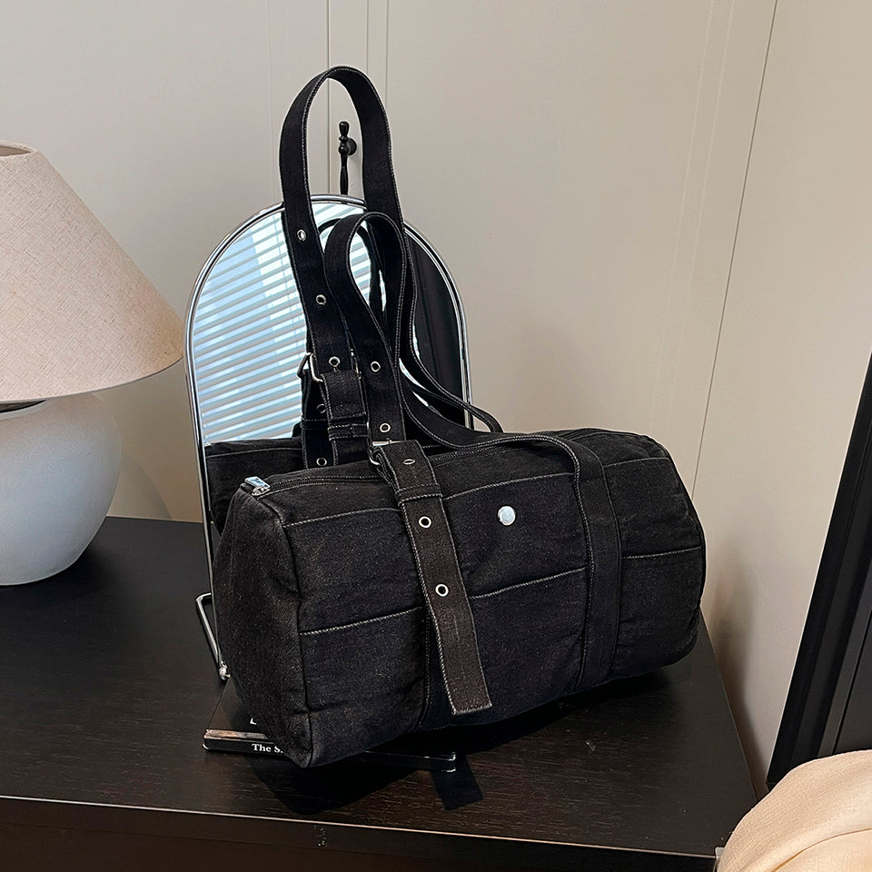 Shoulder bag is practical