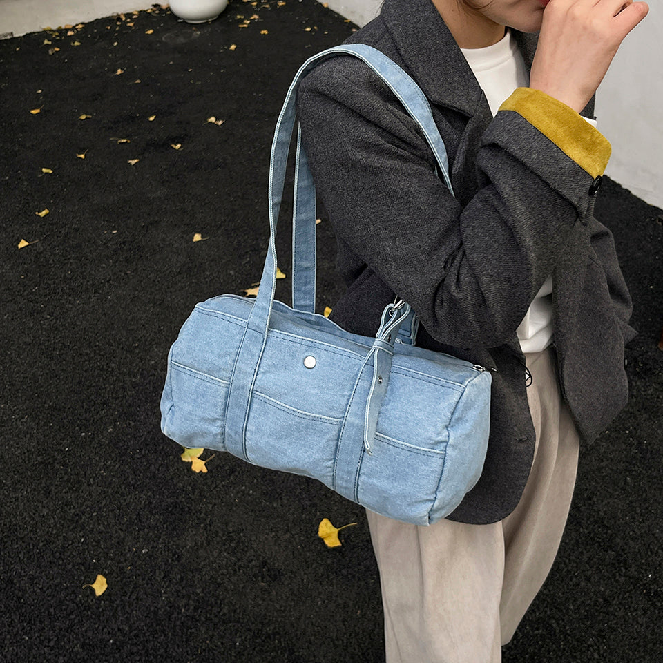 Shoulder bag is practical