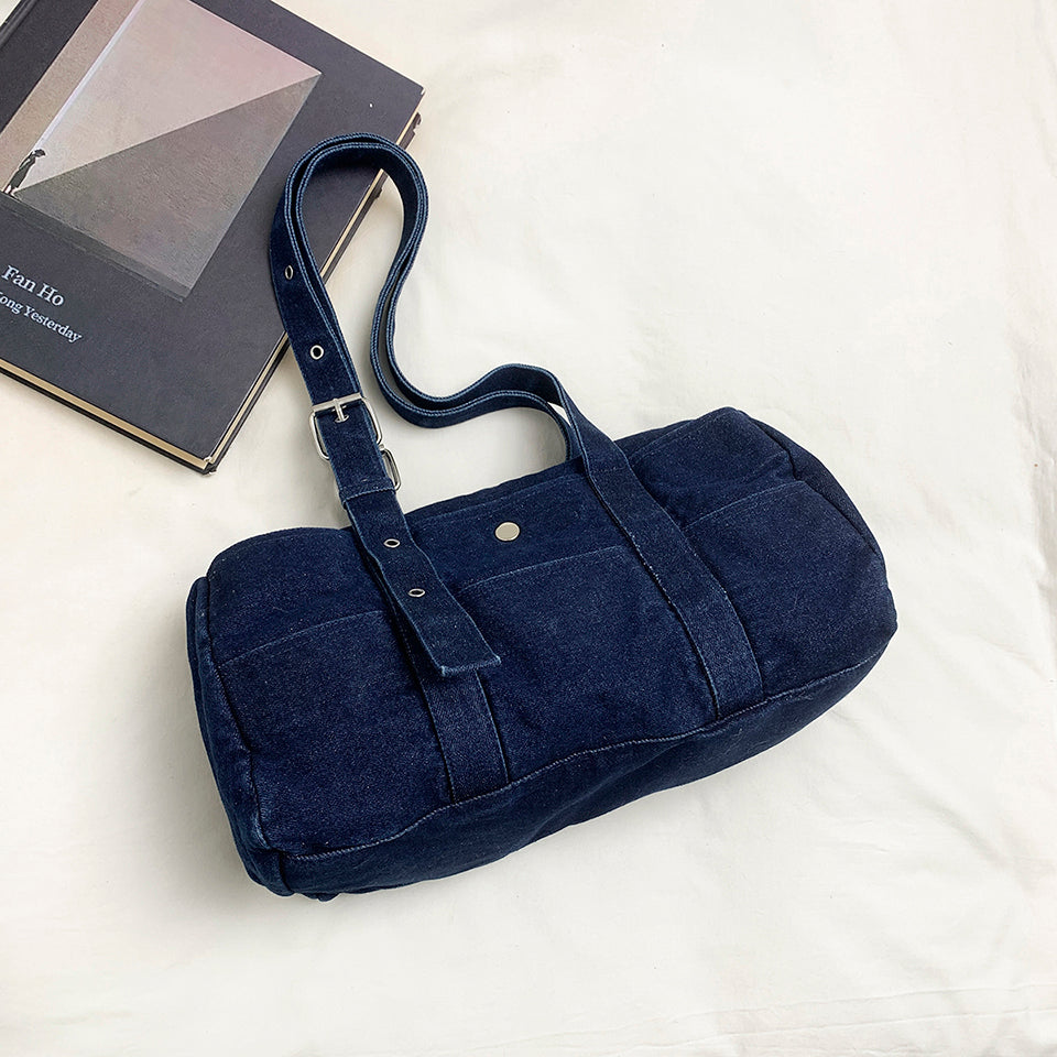 Shoulder bag is practical