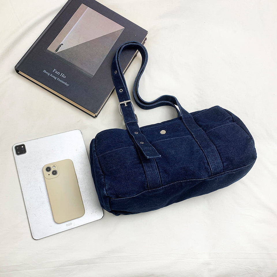 Shoulder bag is practical