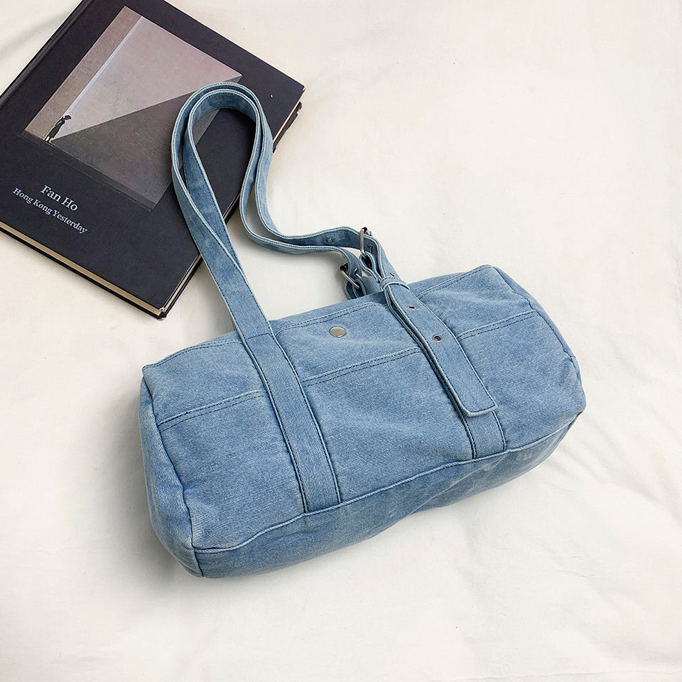 Shoulder bag is practical